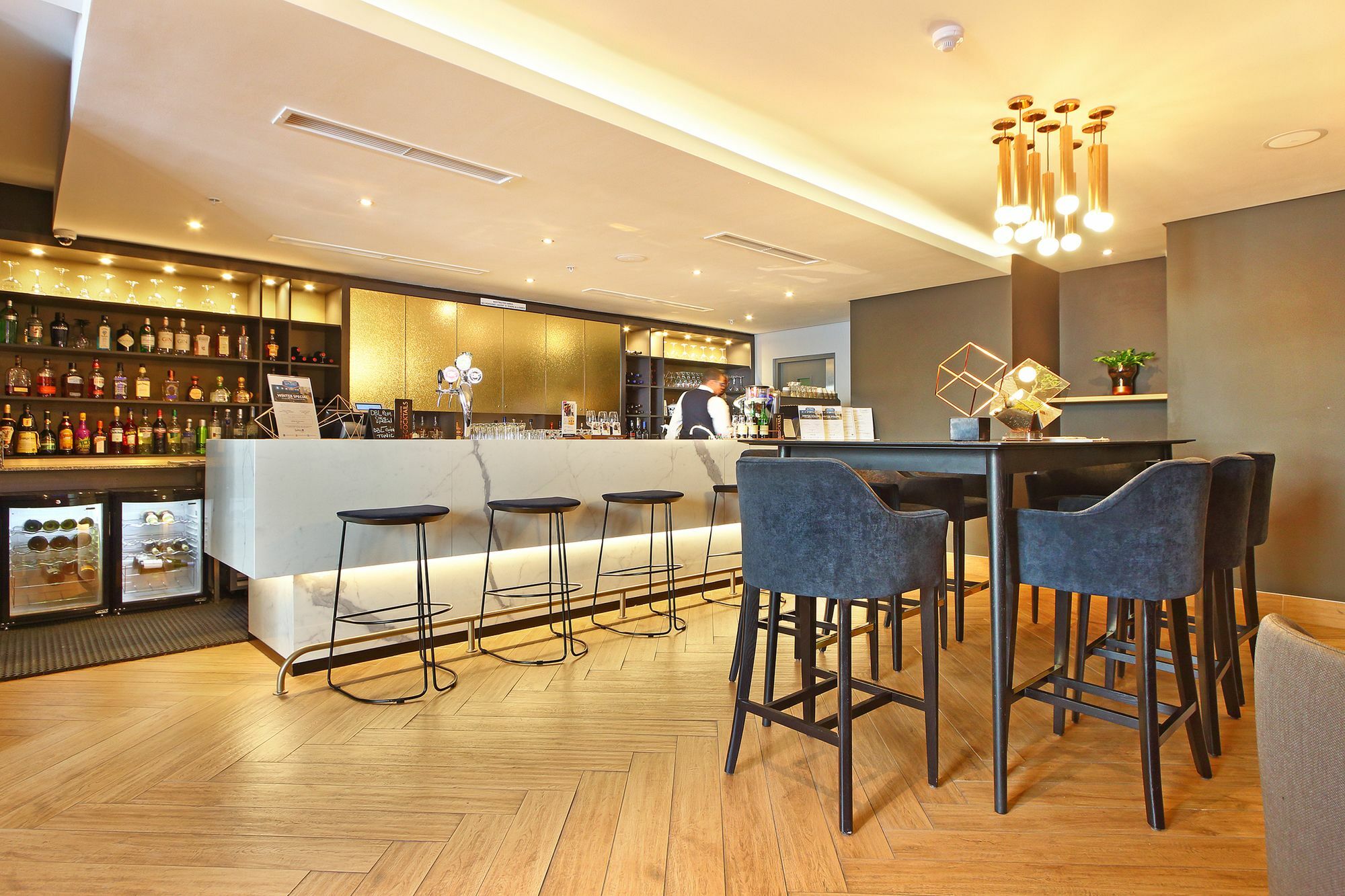 Triangle Luxury Suites By Totalstay เคปทาวน์ ภายนอก รูปภาพ